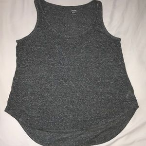grey tank top